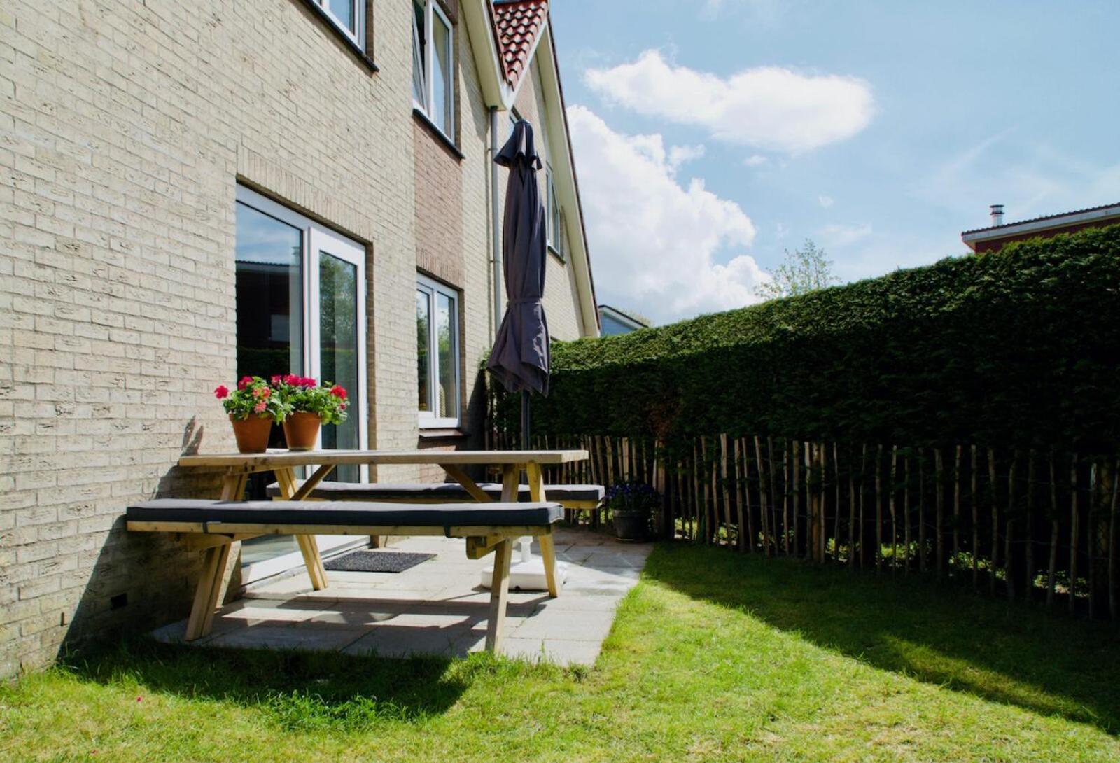 Mosselbank 93 - Noordzeepark Ouddorp, with private front&back garden near the beach Buitenkant foto